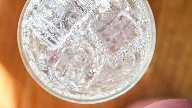 can cats drink carbonated water